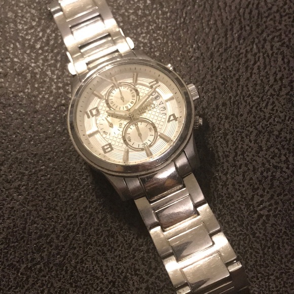 Men’s Guess Watch - Picture 2 of 5